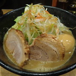 煮干し中華そば 一剣 - 一剣味噌、綺麗な盛り