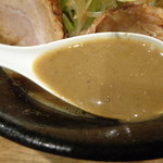 煮干し中華そば 一剣 - 煮干しどろスープ