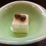 大納言本家 - お通し（大根の創作豆腐）