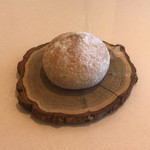 lien - ランチコースのパン