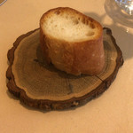 lien - お代わりは違う種類のパンも。