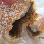 パン工房 メリメロ - カレーパン、カット