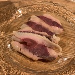 ル グルトン - 魚津産 熊ハム 800円 やっぱ冬の熊の脂身は旨い！
      でも意外。魚津にもクマさん居るのね。山奥だろうが。