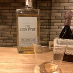 ル グルトン - ウィスキー 1800円 これ思い出せませんが、ここで出されたからには何か特別なウィスキーのハズw