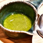 fours - 【ズワイガニとイクラ、カニみその土鍋飯@2,280円】パセリ＆ケッパーのソース