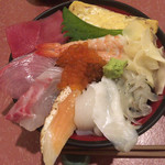 Tokiwa - 海鮮丼アップ(しらす、平目、イカ、炙り鮭、鯛、ブリ、マグロ、海老、いくら、玉子)