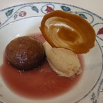 レストラン ラベイユ - 「いちじくのコンポートとシナモンのアイスクリーム」