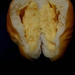 ベーカリーキッチントムトム - クリームパン 157円