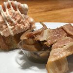 Beti Jai Berria - 海老と蟹のサラダカクテル、キノコとべーコンのソテー