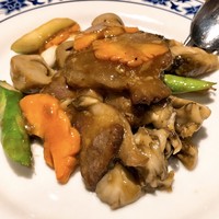 横浜中華街 重慶飯店 本館 - マンガリッツァ豚のオイスターソース炒め