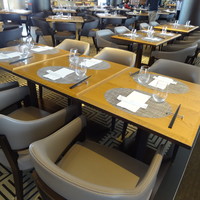 スカイグリルブッフェGOCOCU - 店内　テーブル席