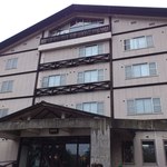 湧駒別食堂 神風井 - 歴史を感じさせる外観です。