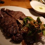 ザ タヴァン グリル＆ラウンジ - 