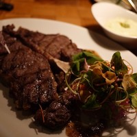 ザ タヴァン グリル＆ラウンジ - 