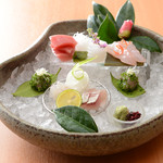 酒肴 くろ本 - お造り盛り合わせ