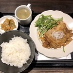 炎麻堂 - 油淋鶏定食（950円）