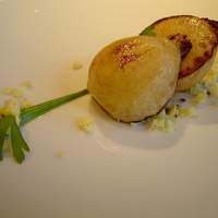 レフェルヴェソンス - ■お野菜の一皿 丸ごと火入れしたカブ、パセリのエミュルション、生ハムとブリオッシュ