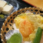 河内じばさん - とうふ定食には天ぷらがついてきます！
