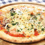Tomakomai Kitayori shellfish and Seafood pizza