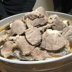 ジビエ料理アンザイ - 牡丹鍋。この迫力を見よ！　二郎大ダブルっぽいですね