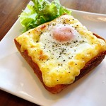 Cafe roi mimi - 無添加食パンの目玉マヨトースト。