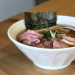 麺屋 さくら井 - らぁ麺（醤油）780円・焼豚ハーフ盛り200円