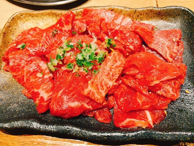 焼肉ホルモンあかまる>