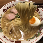 Gyouzano Oushou - 麺リフト  中身は王将のラーメンです(笑)
      