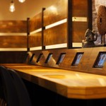 ピカンティ - カウンターはタッチパネルでご注文が可能です。