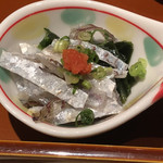 Sushiya No Kampachi - 鯛の皮の酢の物
