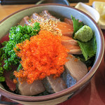 スペシャル感も十分の海鮮丼でした。