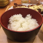 ココス - て、おいおいヽ(´o｀  アタシは白飯大盛注文ですよ。
            コレは白飯少なめ？
            何これ？？おぼくさん(仏壇に供える御仏供)？？？
            
            店員にオーダー確認。
            
            確認する迄もねーだろ。猫のご飯より少ないぢゃん！