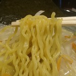 北海道らーめん おやじ - 北海道特有の黄色麺