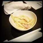 Dining Bar IORI - お通しのマカロニサラダ。