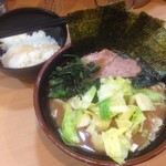 武道家 賢斗 - ラーメン 並盛り 麺固め キャベツまし ご飯 800円