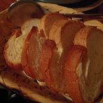 ロス・ヒターノス - アヒージョに付くパン