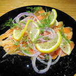 タケル クインディチ - 自家製スモークサーモン