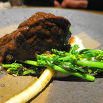 タケル クインディチ - 赤牛ホホ肉の煮込み