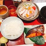 鈴波  - 本日のお魚にスモークサラダ