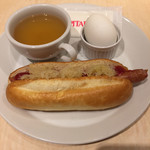 Kyapitaru Kohi - コンソメスープ、ゆで卵
      ザワークラウトホットドッグ