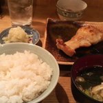 居酒屋　あゆみ - 銀ダラ塩焼定食〆\800也。