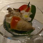 ラビスタ大雪山 - 厚岸産牡蠣のライムジュレ添えのアップです。