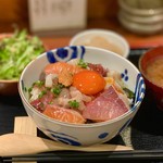 めしの助 - 海鮮丼(大)