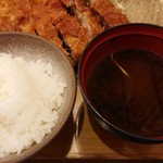 とんかつ豚晴  - 『特ロースとんかつ定食(ロース肉200g)』(税込み1450円)