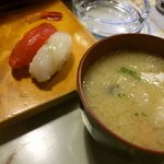 辰鮨 - マグロ、白身魚とつみれ汁。