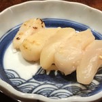 菊鮨 - あこや貝の焼き物・・食感と独特の旨みを感じる品。
