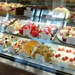 ブランシェ タカギ 藤井寺店 - 様々なケーキ