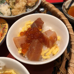 北海道料理 ユック - サーモン、イクラのミニ丼