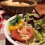 Bistro Bonapp - Dejeuner B ¥950 + チャージ ¥300
                        サラダ + パン