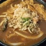 本格手打 いわしや - なみなみ。天かすを入れると、ルーを飲むのが楽しくなります。